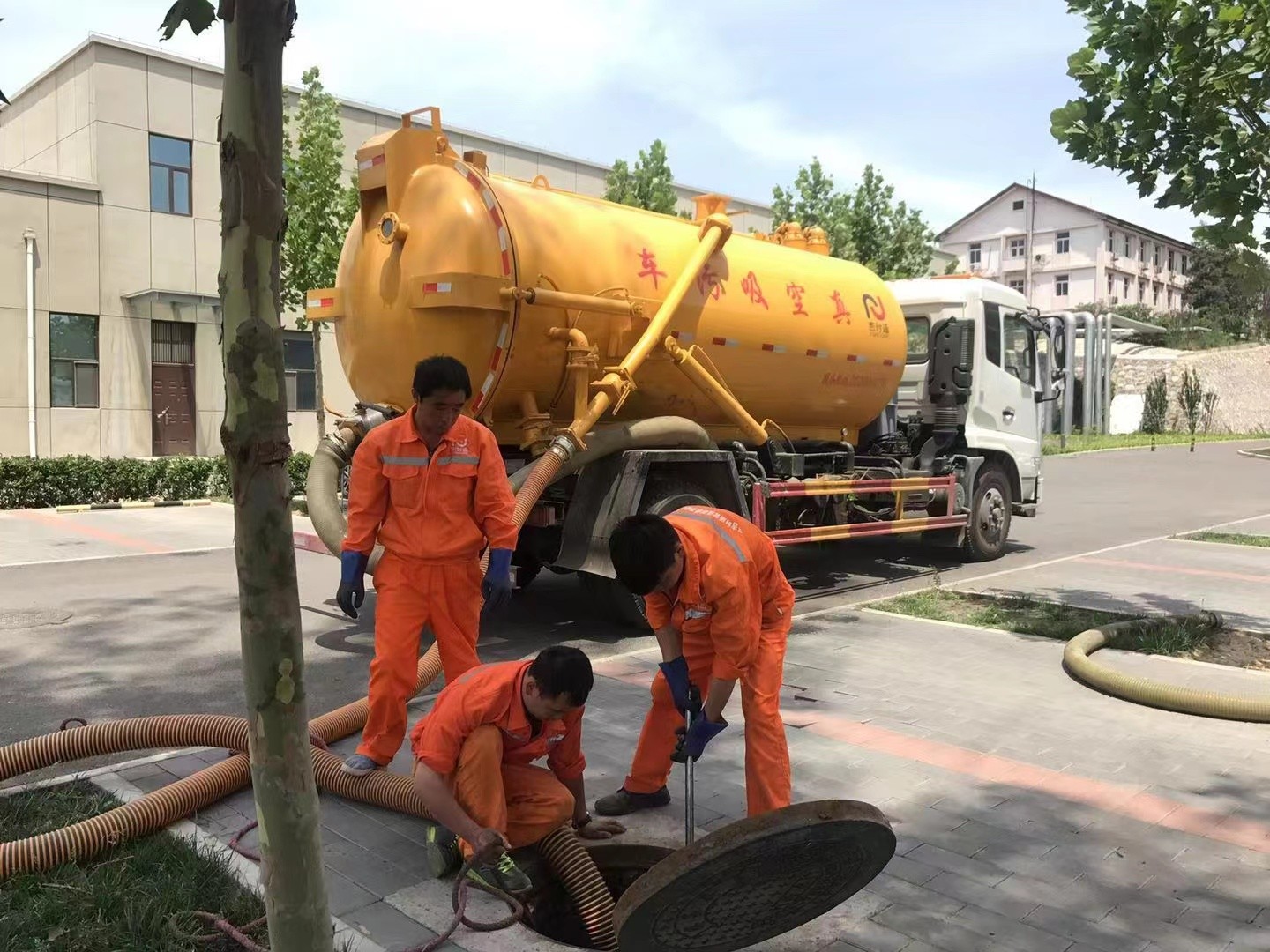 大荔化粪池清理与5-8吨吸粪车施工效率分析